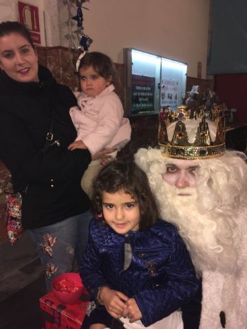 La Hermandad de Jess en el Calvario y Santa Cena recibe en Ao Nuevo la visita de SSMM los Reyes Magos  - 27