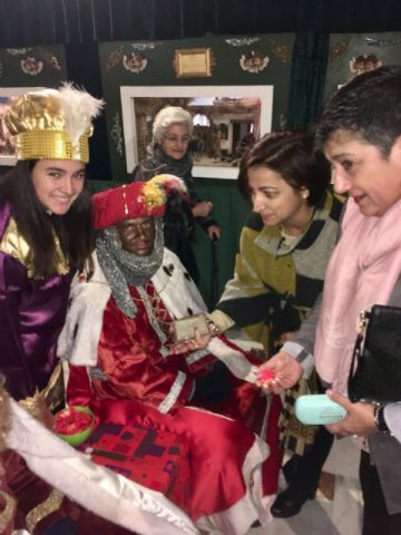 La Hermandad de Jess en el Calvario y Santa Cena recibe en Ao Nuevo la visita de SSMM los Reyes Magos  - 28