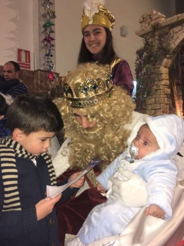 La Hermandad de Jess en el Calvario y Santa Cena recibe en Ao Nuevo la visita de SSMM los Reyes Magos  - 31