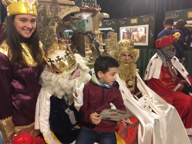 La Hermandad de Jess en el Calvario y Santa Cena recibe en Ao Nuevo la visita de SSMM los Reyes Magos  - 44