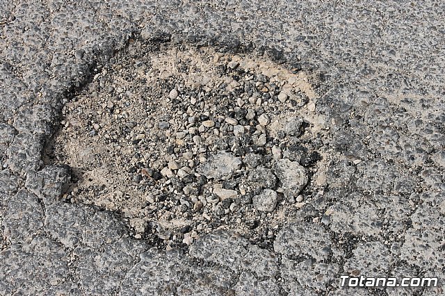 Denuncian el estado calamitoso del camino de los Yesares, en la diputacin de Mort - 14