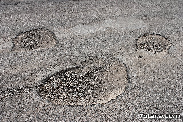 Denuncian el estado calamitoso del camino de los Yesares, en la diputacin de Mort - 16