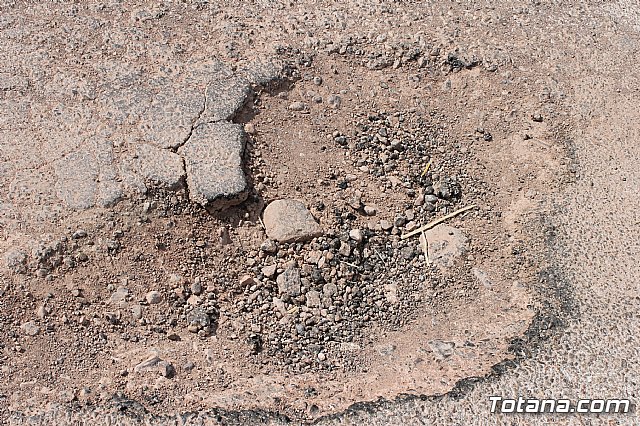 Denuncian el estado calamitoso del camino de los Yesares, en la diputacin de Mort - 57