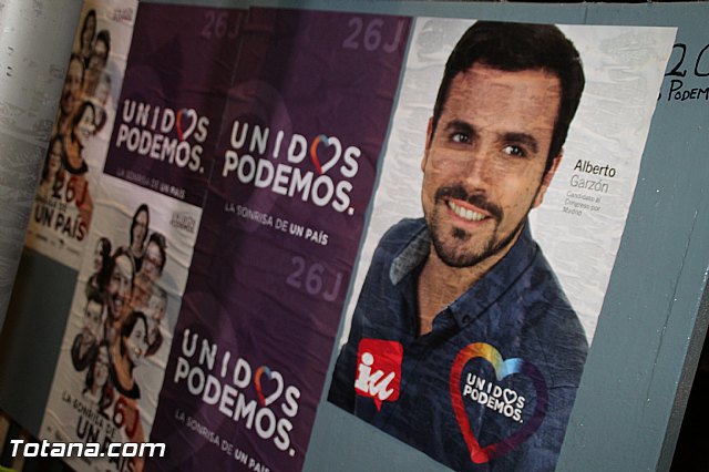 Pegada de carteles - Elecciones Generales 26J - 44