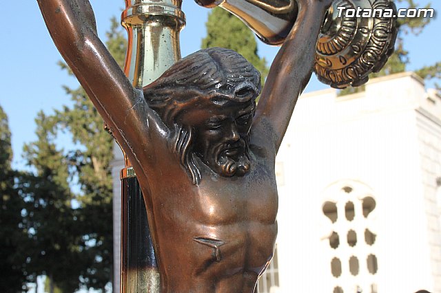 Misa en el Cementerio 