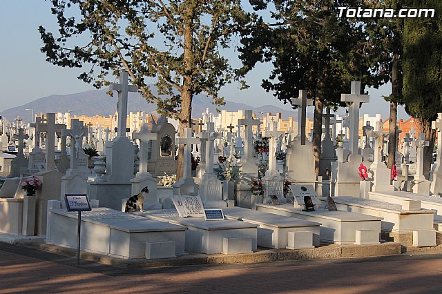 Misa en el Cementerio 