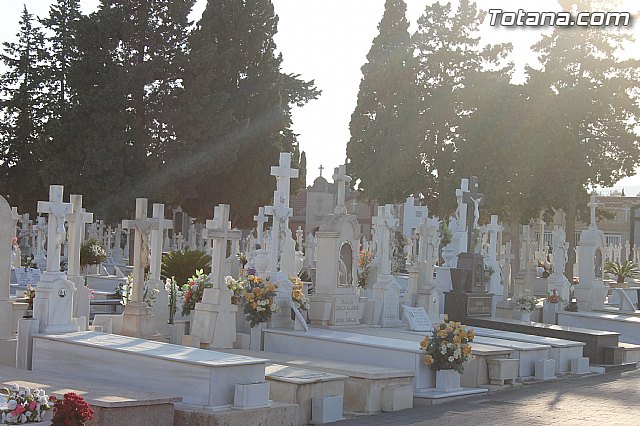 Misa en el Cementerio 