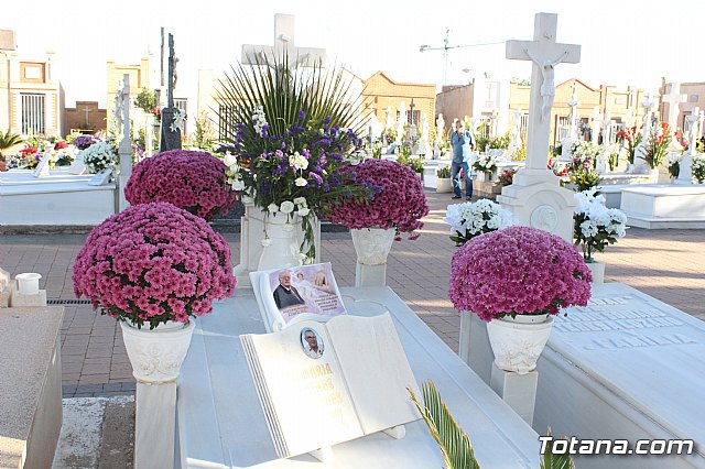 Da de los Fieles Difuntos - 184