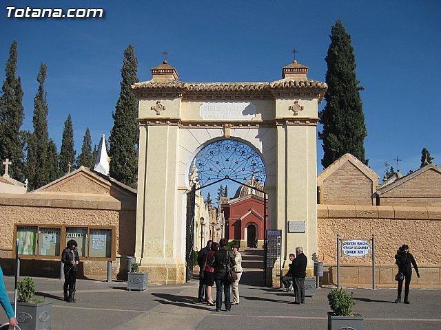 El ayuntamiento pone a punto el cementerio municipal 