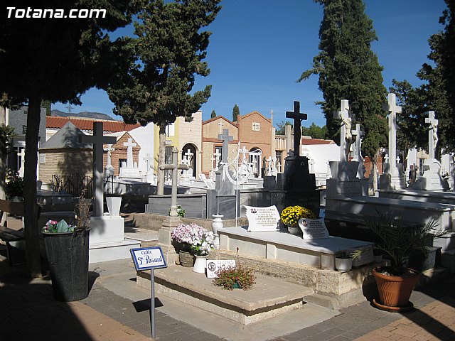 El ayuntamiento pone a punto el cementerio municipal 