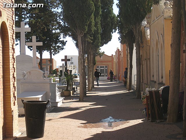 El ayuntamiento pone a punto el cementerio municipal 