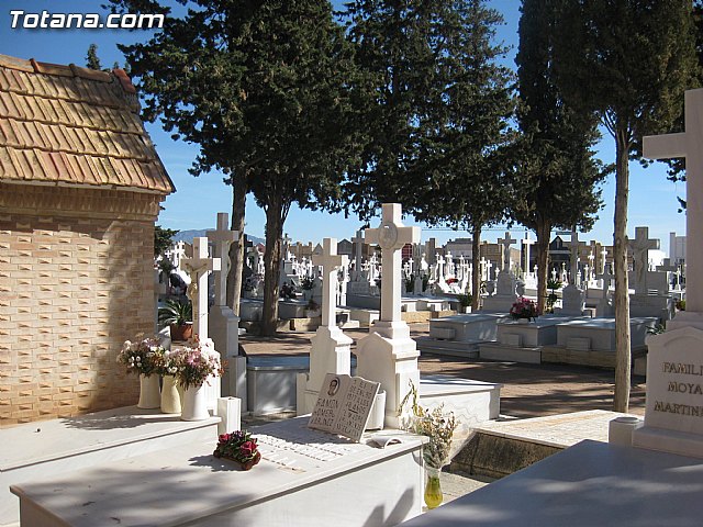 El ayuntamiento pone a punto el cementerio municipal 