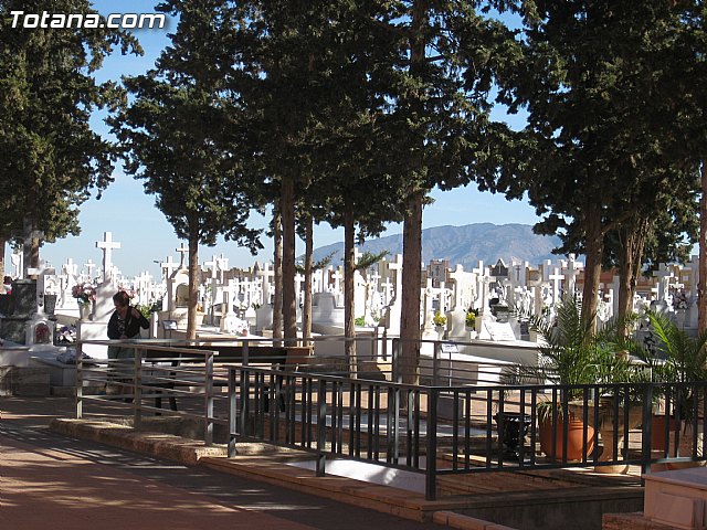 El ayuntamiento pone a punto el cementerio municipal 