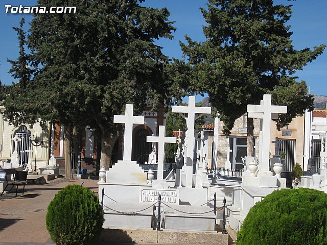 El ayuntamiento pone a punto el cementerio municipal 