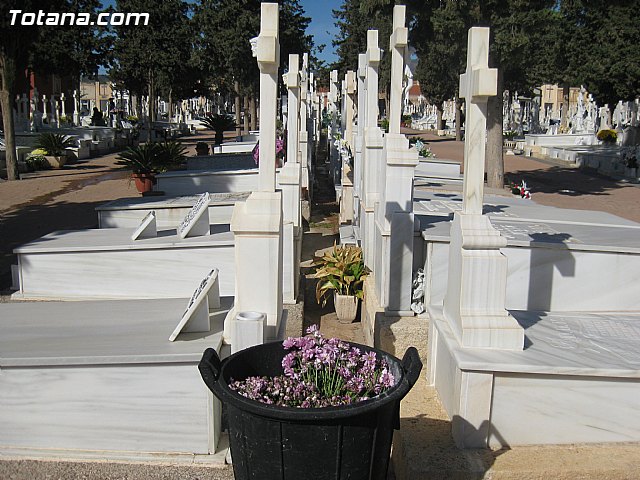 El ayuntamiento pone a punto el cementerio municipal 
