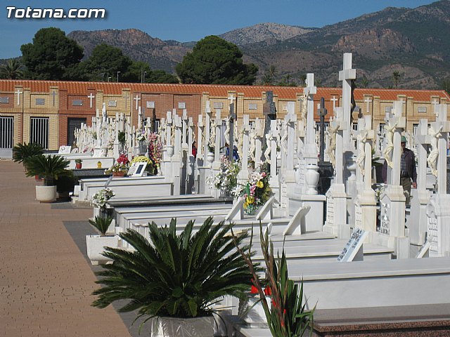 El ayuntamiento pone a punto el cementerio municipal 