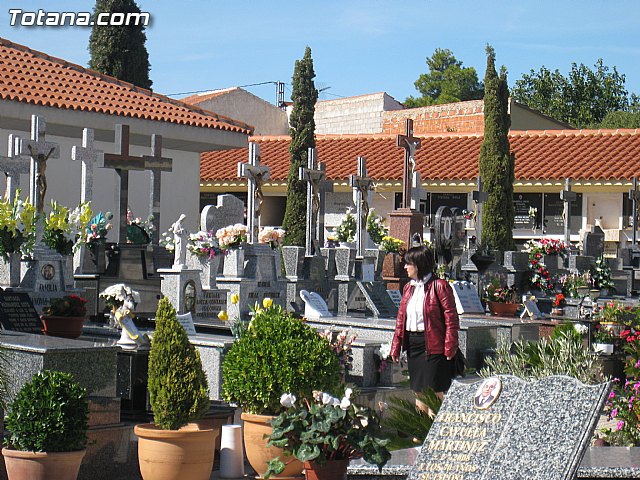 El ayuntamiento pone a punto el cementerio municipal 