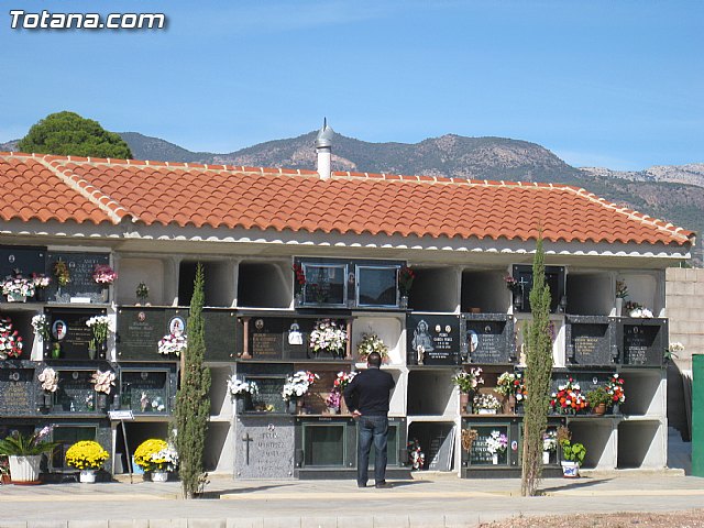 El ayuntamiento pone a punto el cementerio municipal 