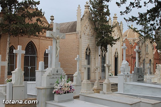 Visita al cementerio municipal - 2016 - 11