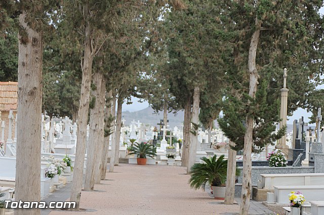 Visita al cementerio municipal - 2016 - 12