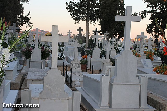 Cementerio. Das previos a Todos los Santos - 31