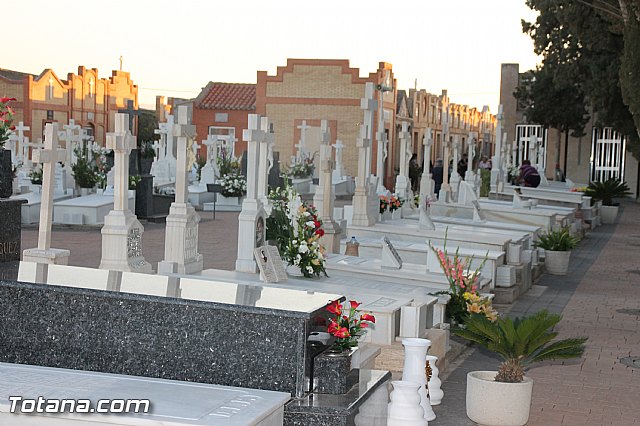 Cementerio. Das previos a Todos los Santos - 35