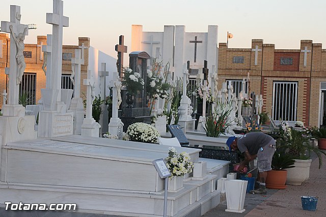 Cementerio. Das previos a Todos los Santos - 36