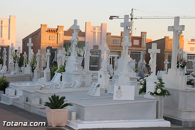 Cementerio. Das previos a Todos los Santos - 37