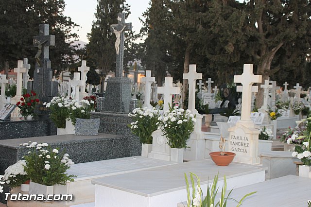 Cementerio. Das previos a Todos los Santos - 39