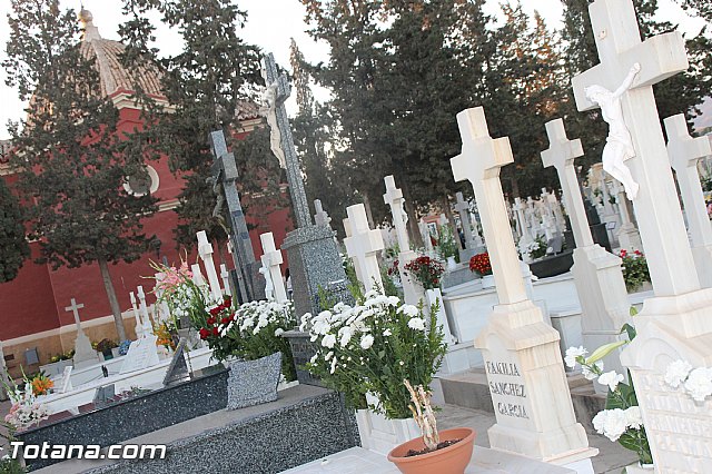Cementerio. Das previos a Todos los Santos - 40