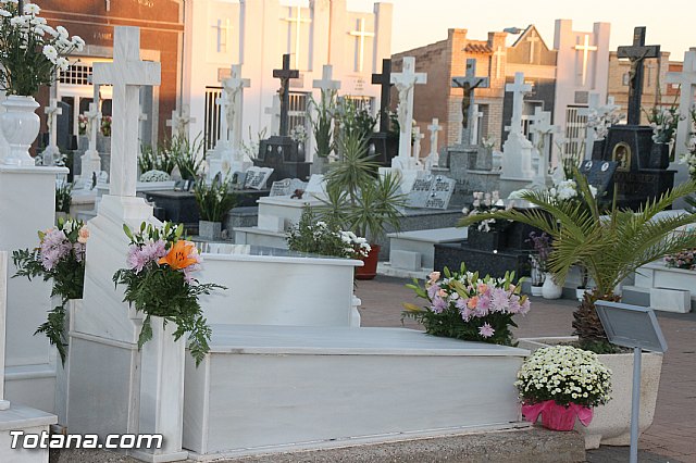 Cementerio. Das previos a Todos los Santos - 46