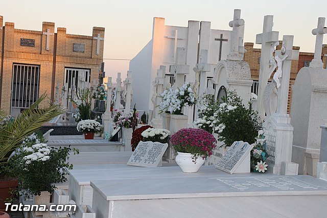 Cementerio. Das previos a Todos los Santos - 47