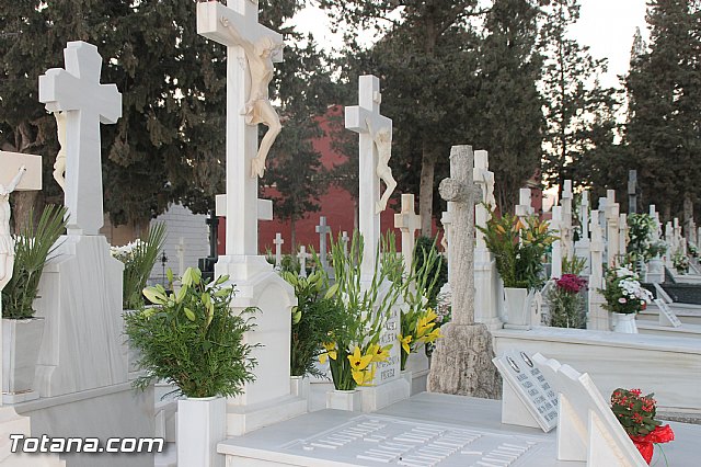 Cementerio. Das previos a Todos los Santos - 50