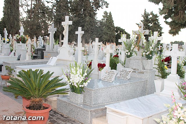 Cementerio. Das previos a Todos los Santos - 57