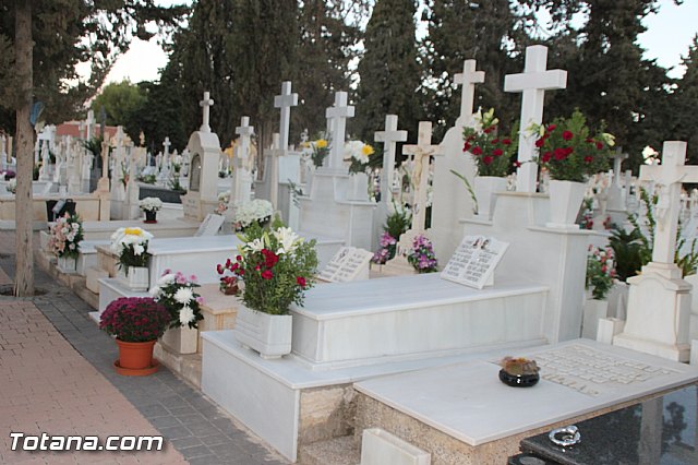 Cementerio. Das previos a Todos los Santos - 59