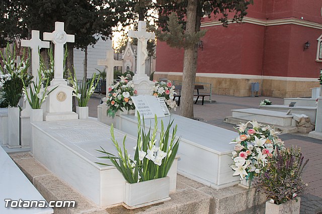 Cementerio. Das previos a Todos los Santos - 61