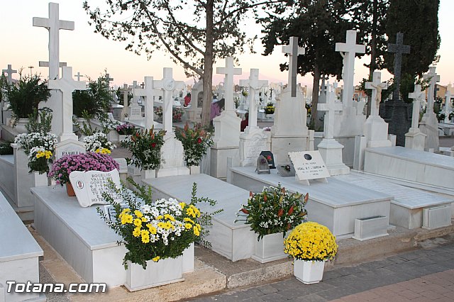 Cementerio. Das previos a Todos los Santos - 67