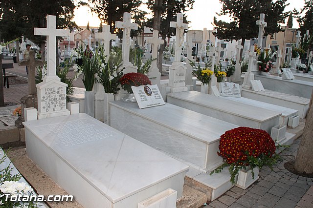 Cementerio. Das previos a Todos los Santos - 69