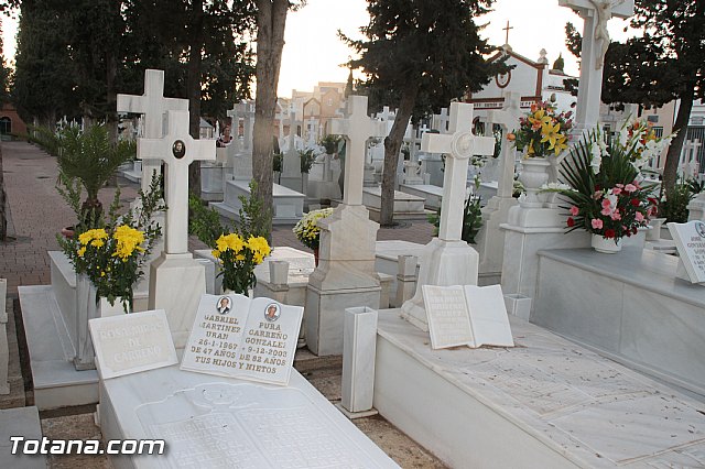 Cementerio. Das previos a Todos los Santos - 70