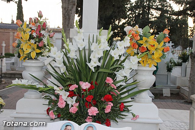 Cementerio. Das previos a Todos los Santos - 71