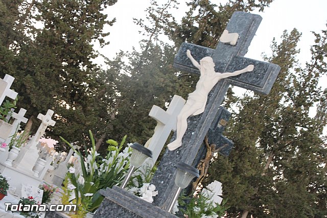 Cementerio. Das previos a Todos los Santos - 83