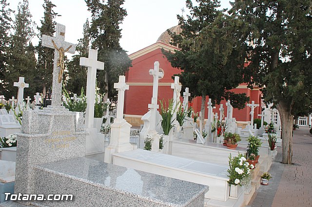 Cementerio. Das previos a Todos los Santos - 84