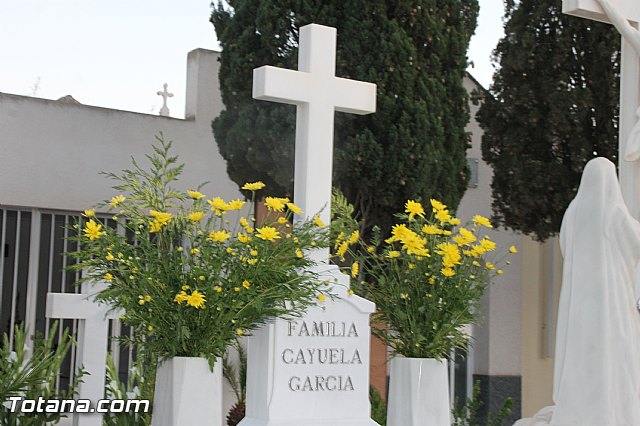Cementerio. Das previos a Todos los Santos - 86