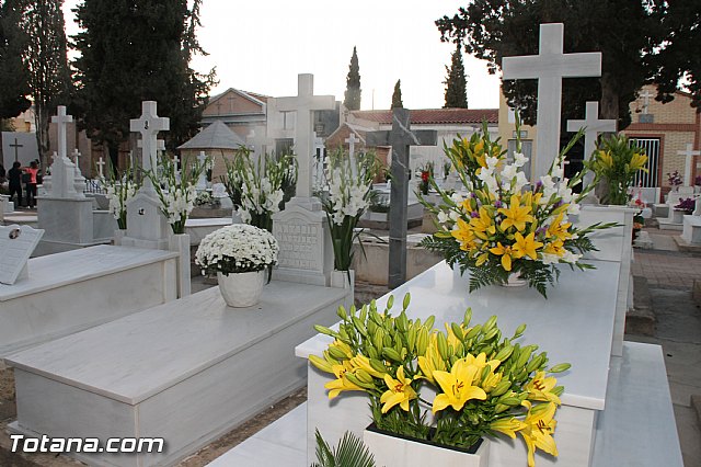Cementerio. Das previos a Todos los Santos - 90