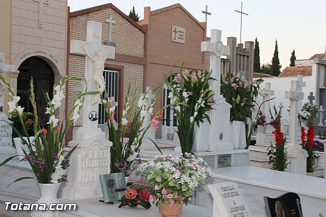 Cementerio. Das previos a Todos los Santos - 93