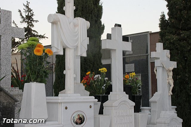 Cementerio. Das previos a Todos los Santos - 98