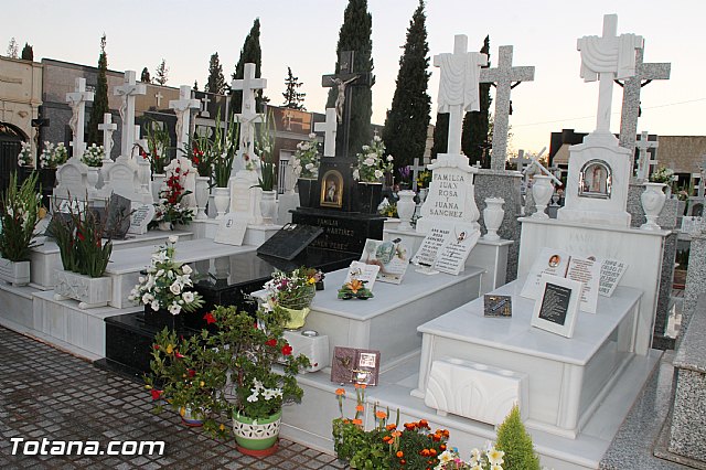 Cementerio. Das previos a Todos los Santos - 105