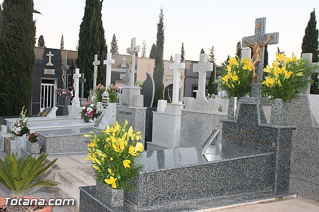 Cementerio. Das previos a Todos los Santos - 110