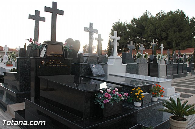Cementerio. Das previos a Todos los Santos - 124