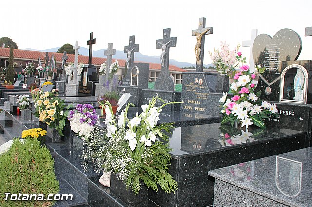Cementerio. Das previos a Todos los Santos - 125